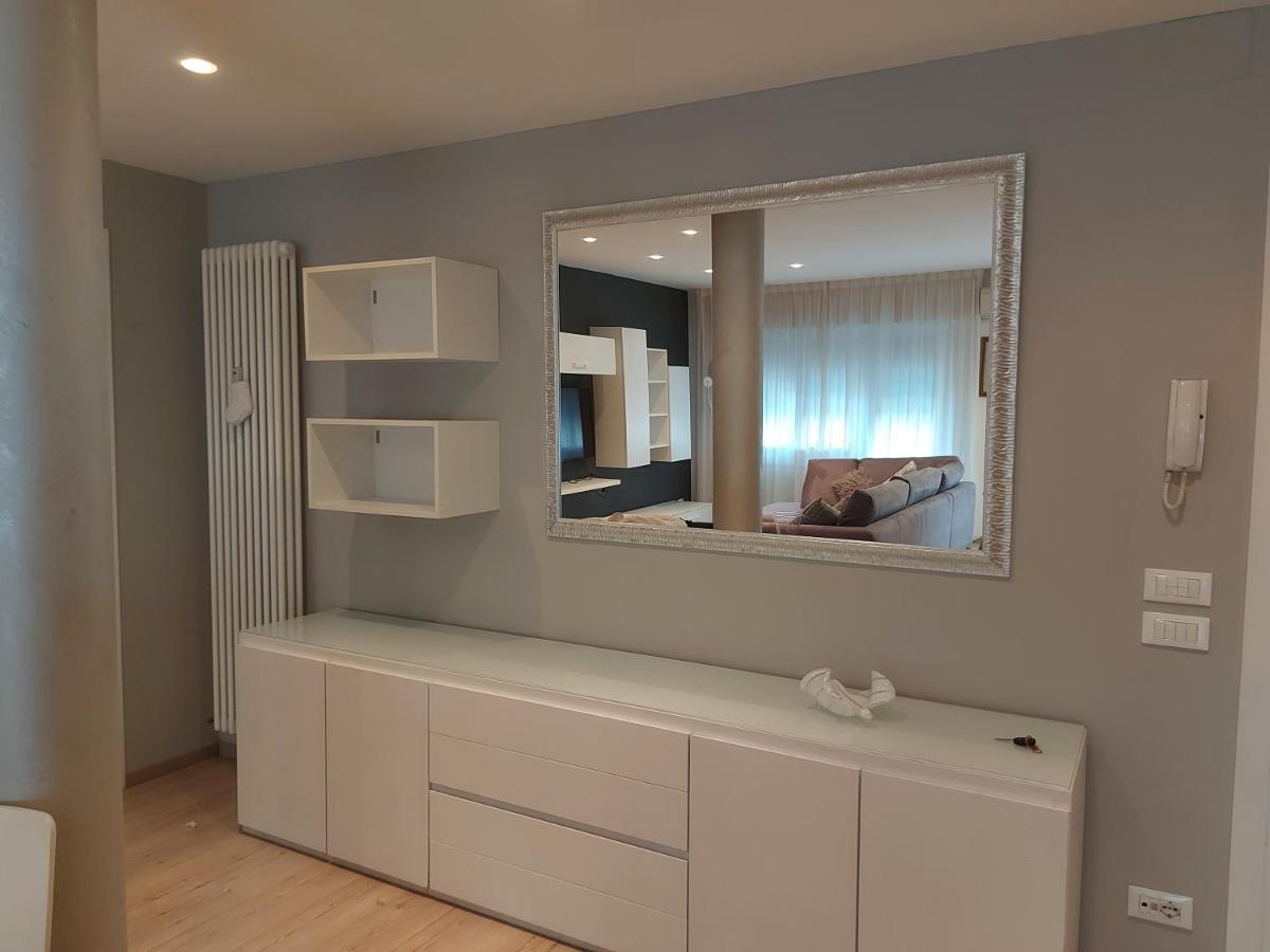 Casa Belle Vacanze Apartment เมสเตร ภายนอก รูปภาพ